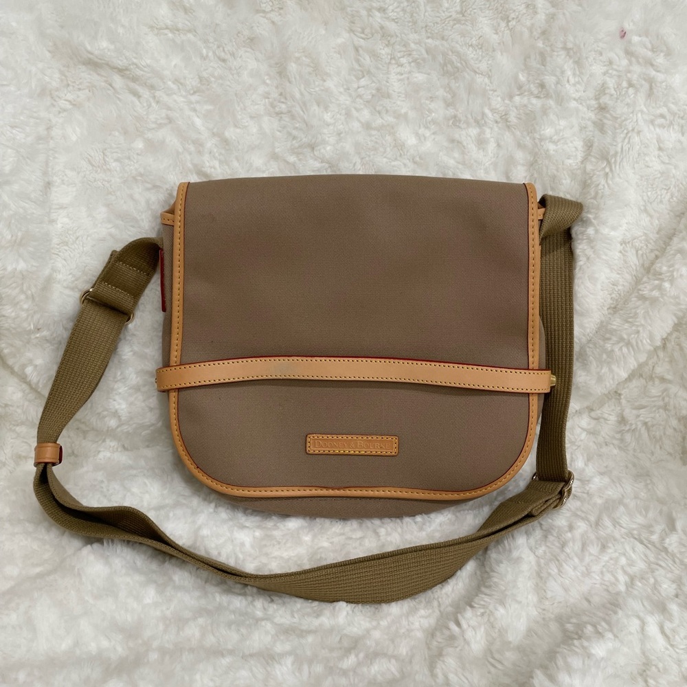 DOONEY & BOURKE KHAKI NYLON & LIGHT TAN LEATHER TRIM CROSSBODY BAG. like new